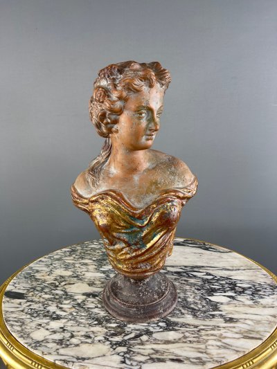 Busto femminile in terracotta, Italia, XX secolo