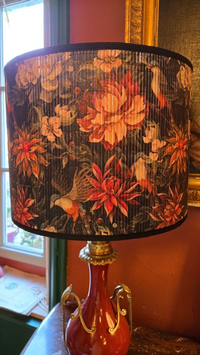 Coppia di lampade in porcellana rossa e bronzo, XIX secolo