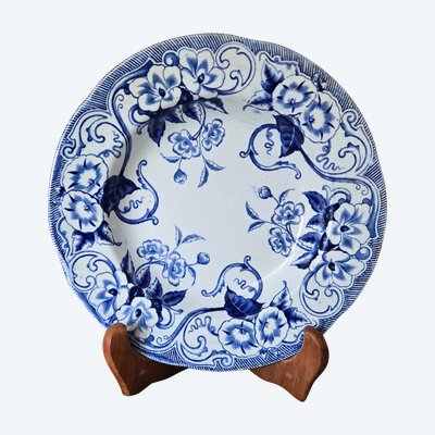 Creil Et Montereau - 12 Flora Model Soup Plates