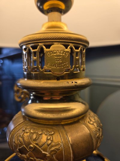 Lampe De Salon En Porcelaine Et Bronze Doré, Style Louis XVI, XIXème Siècle.