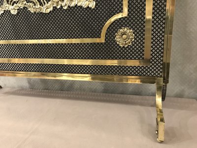 Beau grand pare feu de cheminée ancien en bronze et laiton d'époque 19 ème 