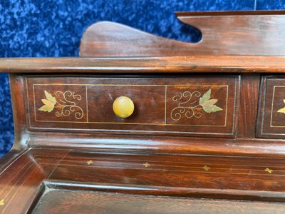 Bureau cylindre en acajou et marqueterie en incrustation vers 1900
