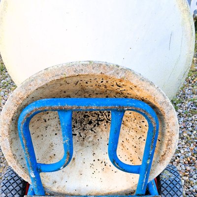 Grey concrete diabolo planter in the Willy Guhl style from the 1970s