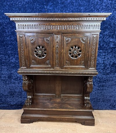 Cabinet dressoir style renaissance en chêne circa 1850