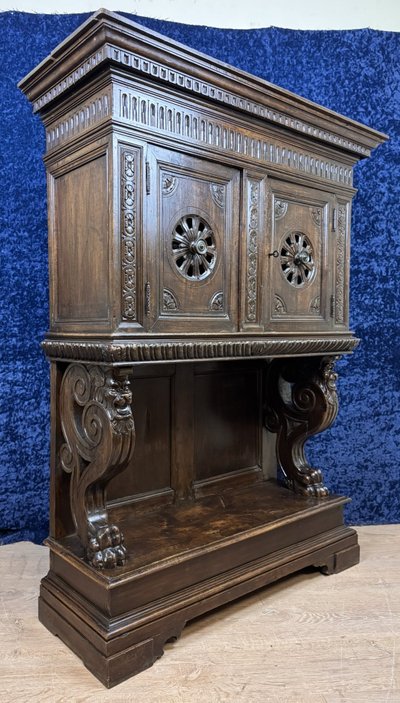 Cabinet dressoir style renaissance en chêne circa 1850