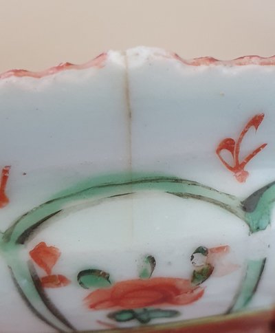 Late Qing Chinese porcelain Bencharong pedestal dish 