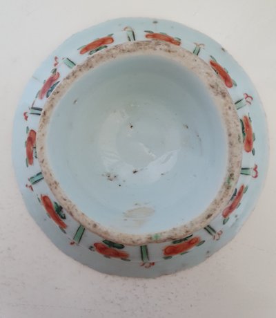 Late Qing Chinese porcelain Bencharong pedestal dish 