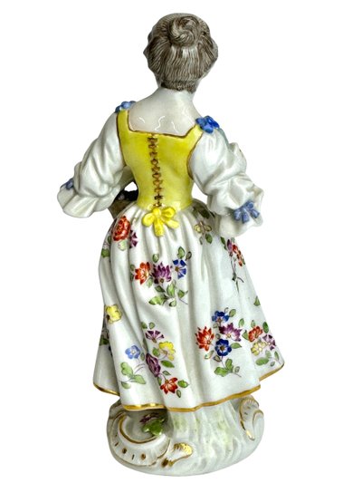 Meissen - Figurine En Porcelaine Enfant jardinier avec panier à vin