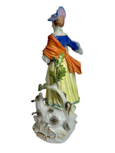 Meissen - Figure En Porcelaine Bergère avec cage à oiseaux