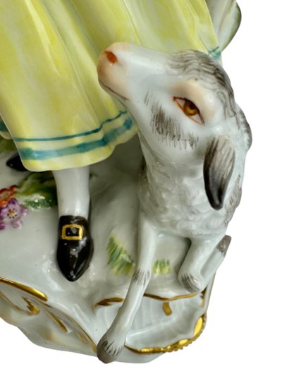 Meissen - Figure En Porcelaine Bergère avec cage à oiseaux