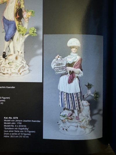 Meissen - Figure En Porcelaine Bergère avec cage à oiseaux