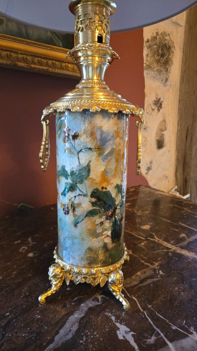 Coppia di lampade a barbottina di D.Grenet, con montatura giapponese in bronzo dorato, 1880 circa.