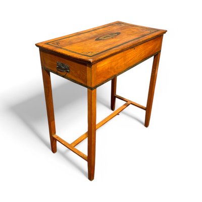Coiffeuse élégante du XIXe siècle