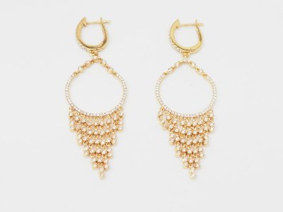 Boucles d'oreilles pendantes à pampilles en or jaune et diamants 
