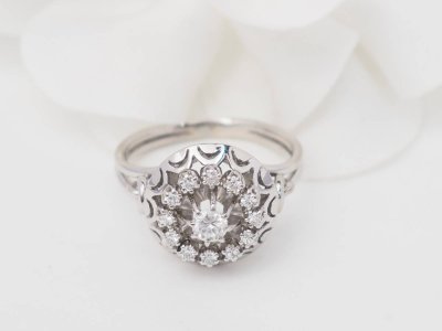 Vintage-Ring aus Weißgold, Platin und Diamanten