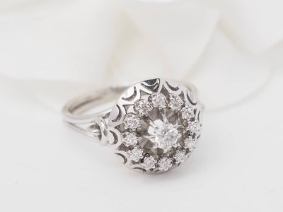 Vintage-Ring aus Weißgold, Platin und Diamanten