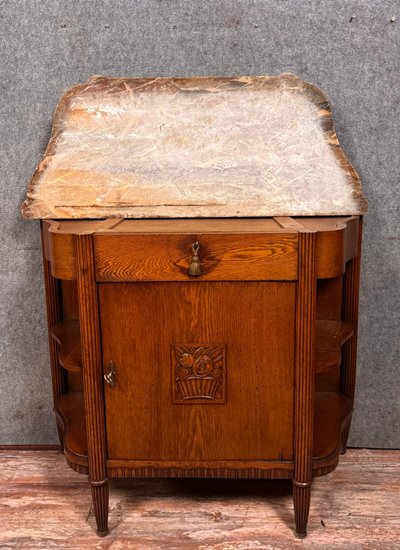 In the style of Dufresne: attractive Art Nouveau oak sideboard circa 1900