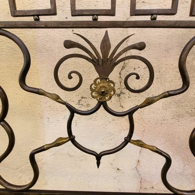 Grande letto in acciaio con serpenti, inizio XIX secolo