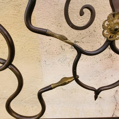 Grande letto in acciaio con serpenti, inizio XIX secolo