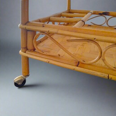 1960s Magnifique et élégant chariot de bar en bambou et rotin par Franco Albini. Fabriqué en Italie