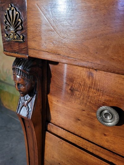 Commode époque Restauration En Noyer