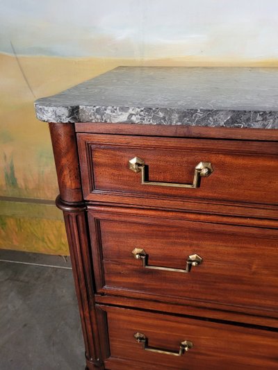 Petite commode Louis XVI En Acajou