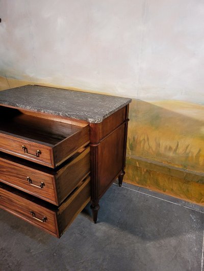 Petite commode Louis XVI En Acajou