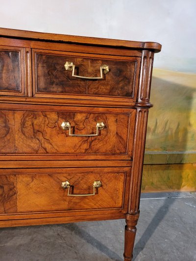 Petite Commode Louis XVI En Noyer