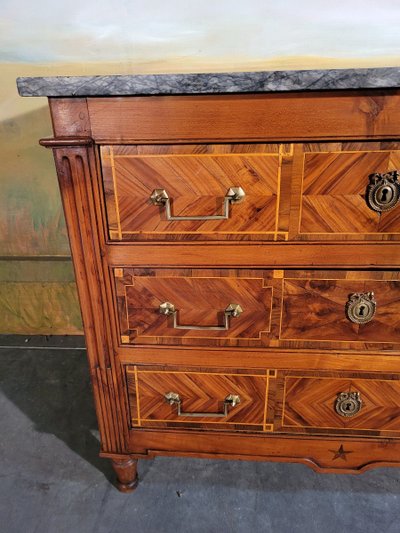 Petite Commode époque Louis XVI En Marqueterie