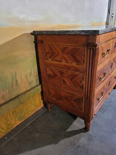 Petite Commode époque Louis XVI En Marqueterie
