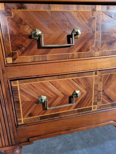 Petite Commode époque Louis XVI En Marqueterie