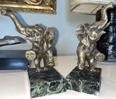 Louis FONTINELLE ( 1886-1964 ) Paire De Serre Livres Aux éléphants En Bronze Sur Marbre  Signés