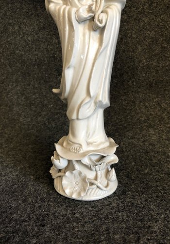 Guanyin Aus Porzellan. China, Ende des 19. Jahrhunderts