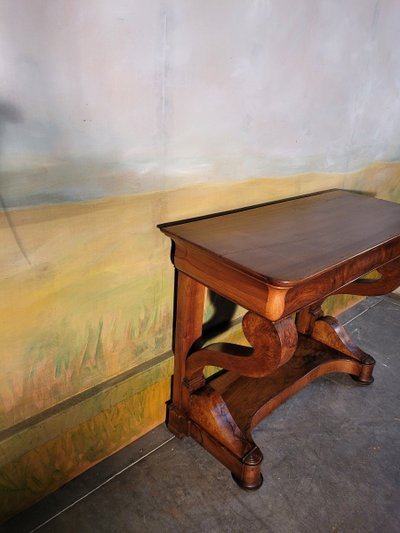 Consolle d'epoca in noce, stile restauro