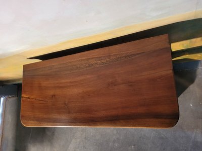 Consolle d'epoca in noce, stile restauro