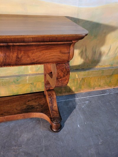 Consolle d'epoca in noce, stile restauro