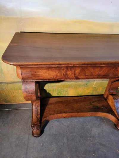 Consolle d'epoca in noce, stile restauro