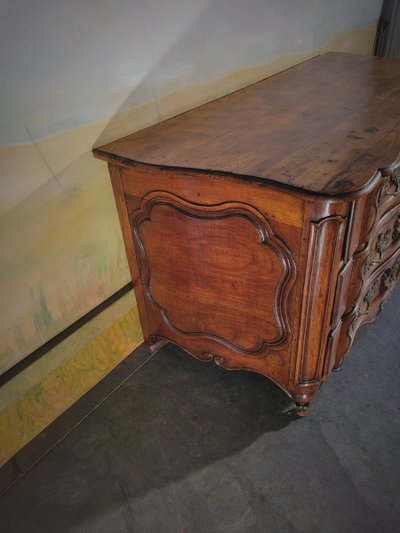 Commode Arbalète  époque Louis XV En merisier