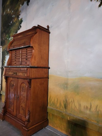 Zahnarztschrank, 19. Jahrhundert