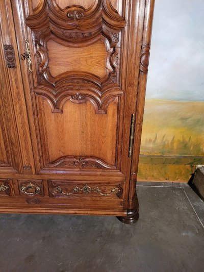 Geschnitzter Eichenschrank aus der Zeit Ludwigs XIV.
