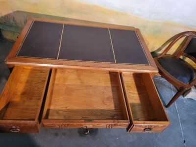 Bureau Et Fauteuil Art Déco En Noyer