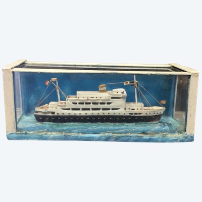 Small liner diorama