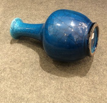 Piccolo vaso blu con crepe, 20° secolo