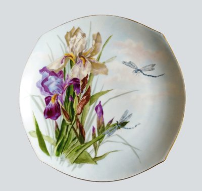 Assiette En Porcelaine Peinte à La Main Iris Libellules Signé Daté 1904 Art Nouveau