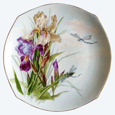 Assiette En Porcelaine Peinte à La Main Iris Libellules Signé Daté 1904 Art Nouveau