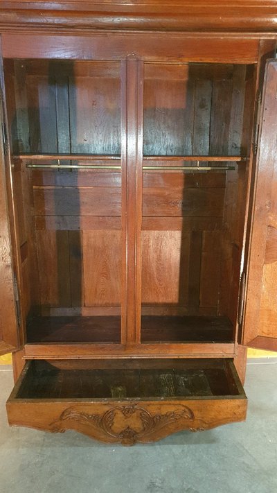 Piccolo armadio in rovere Luigi XV, XVIII secolo