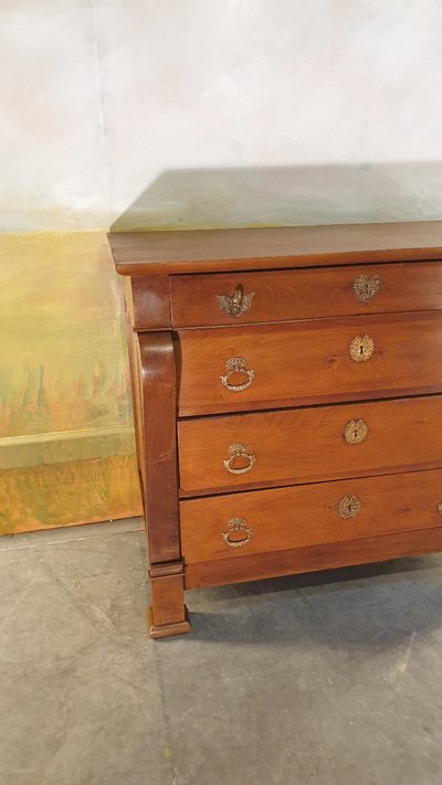 Petite Commode Restauration En Noyer