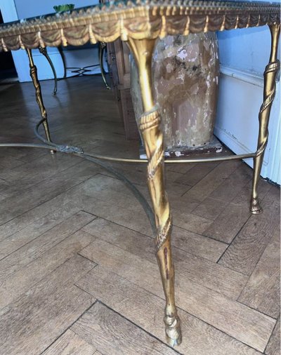 Maison JANSEN  Table Basse, Bronze Et Laiton Doré, Plateau Marbre Vert et Pieds Sabots