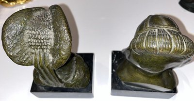 GARREAU Georges Raoul ( 1885-1955) Ein Paar Buchstützen aus Bronze mit grüner Patina Signiert