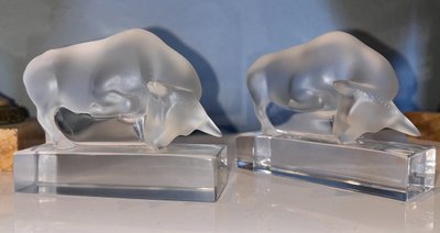 LALIQUE France   Paire De Serre Livres Taureaux  En Cristal  ( 1 Seul Signé )